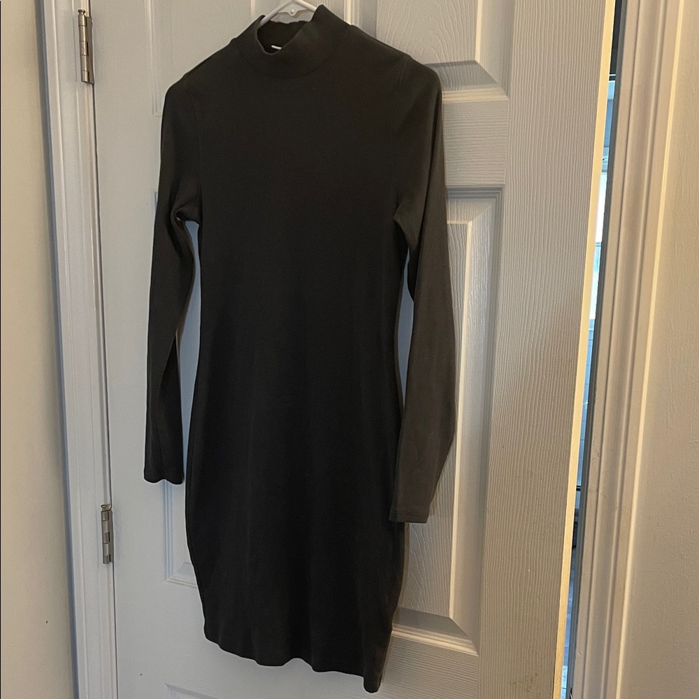 Old Navy Classic Black Long Sleeve Dress